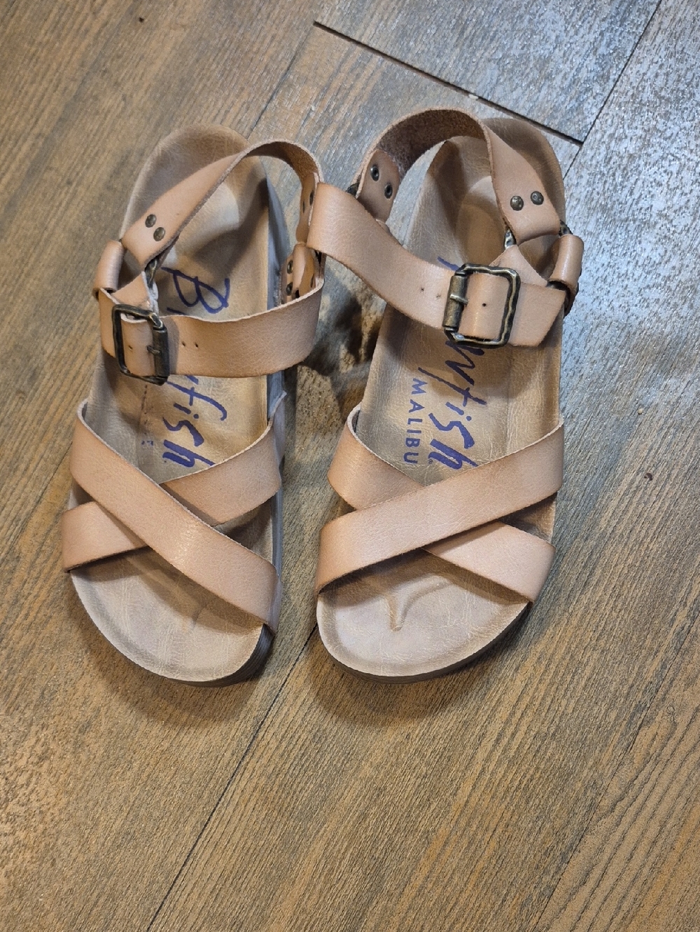 Blowfish Women's Tan Strappy Buckle Sandals